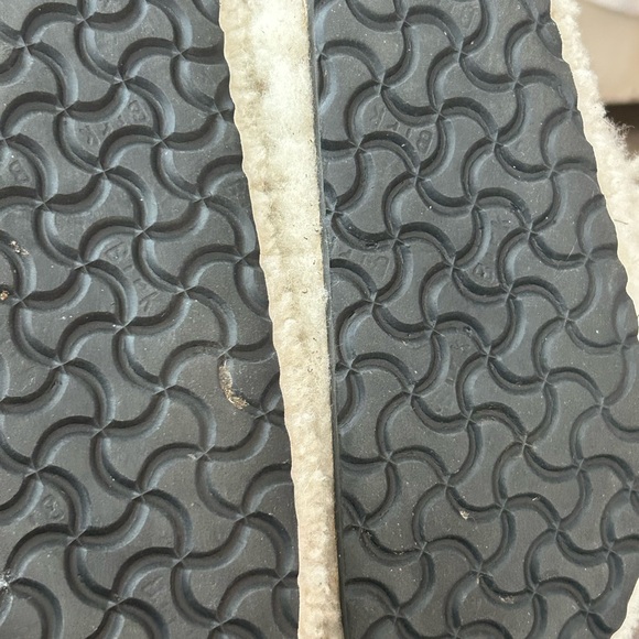 Birkenstock Gold Accent Shearling Footwear - Picture 4 of 11